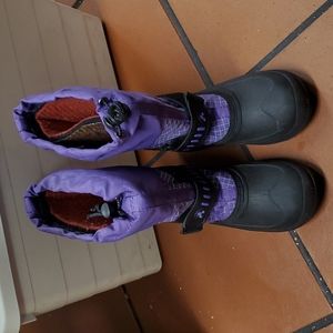 Kamik Girls Snow boots size 2